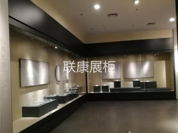 如果你是網(wǎng)絡(luò)廣告公司，你會怎樣給一個博物館文物展柜廠家做宣傳？