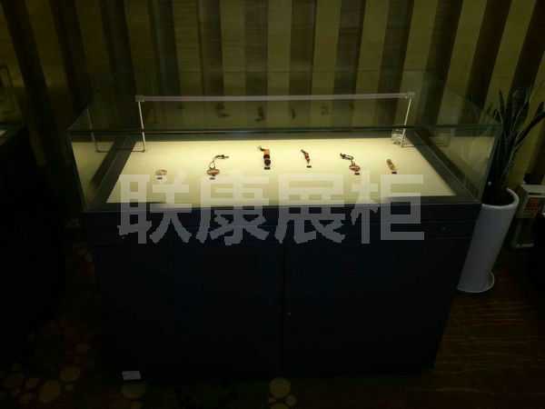 博物館展柜圖片